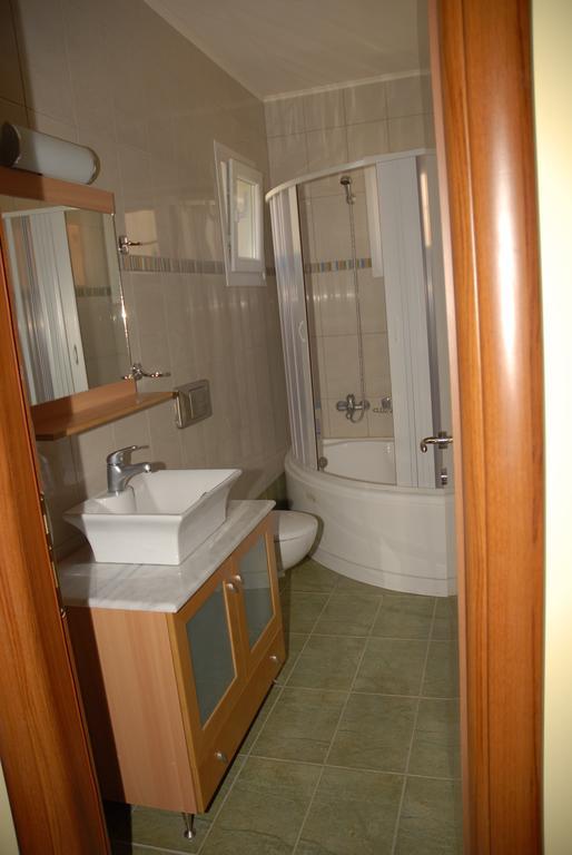 Yakinthos Garden Apartment อนัคซอส ภายนอก รูปภาพ