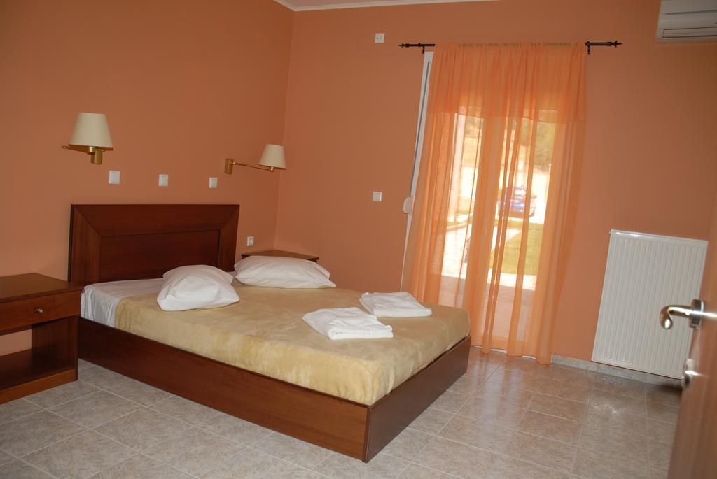 Yakinthos Garden Apartment อนัคซอส ภายนอก รูปภาพ